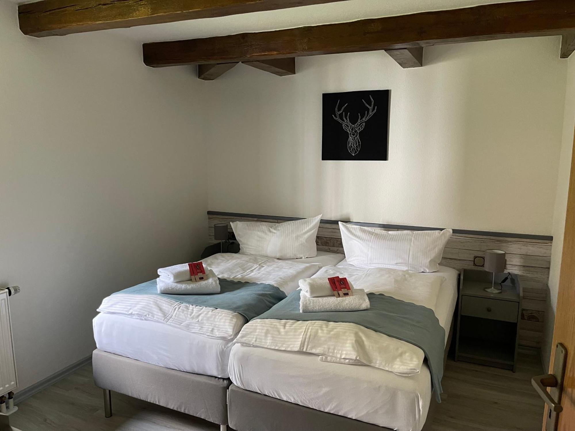 Landhotel Der Distelhof Mit Scheunencafe Dillstadt Exteriör bild