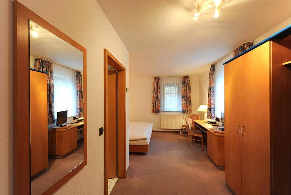Landhotel Der Distelhof Mit Scheunencafe Dillstadt Rum bild